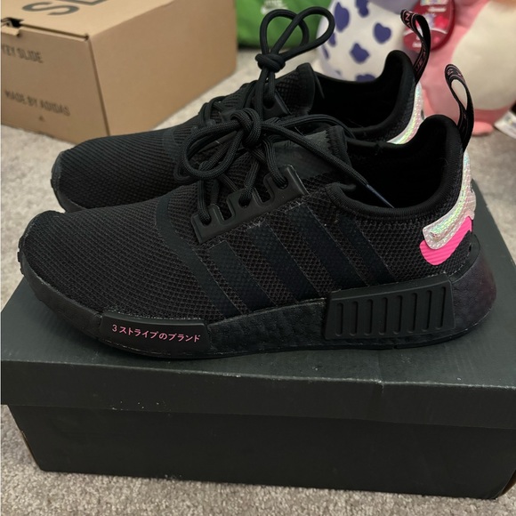 *Almost new* Adidas NMD_R1 Black Solar Pink 7 Women’s - Picture 8 of 14